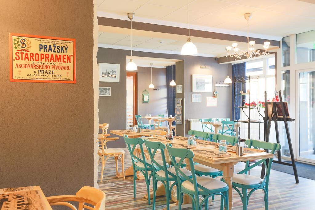 Artmotel & Bistro Haţeg 외부 사진