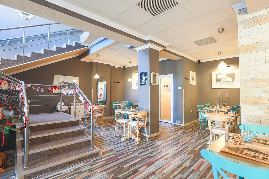 Artmotel & Bistro Haţeg 외부 사진