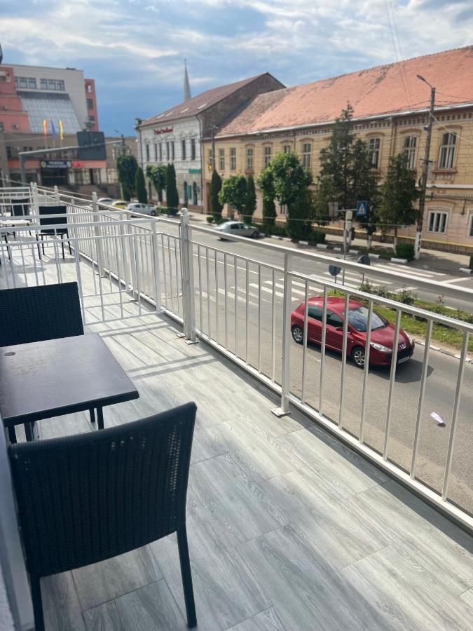 Artmotel & Bistro Haţeg 외부 사진