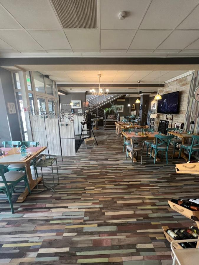 Artmotel & Bistro Haţeg 외부 사진