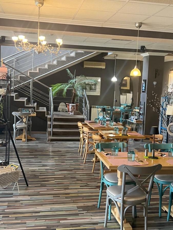 Artmotel & Bistro Haţeg 외부 사진