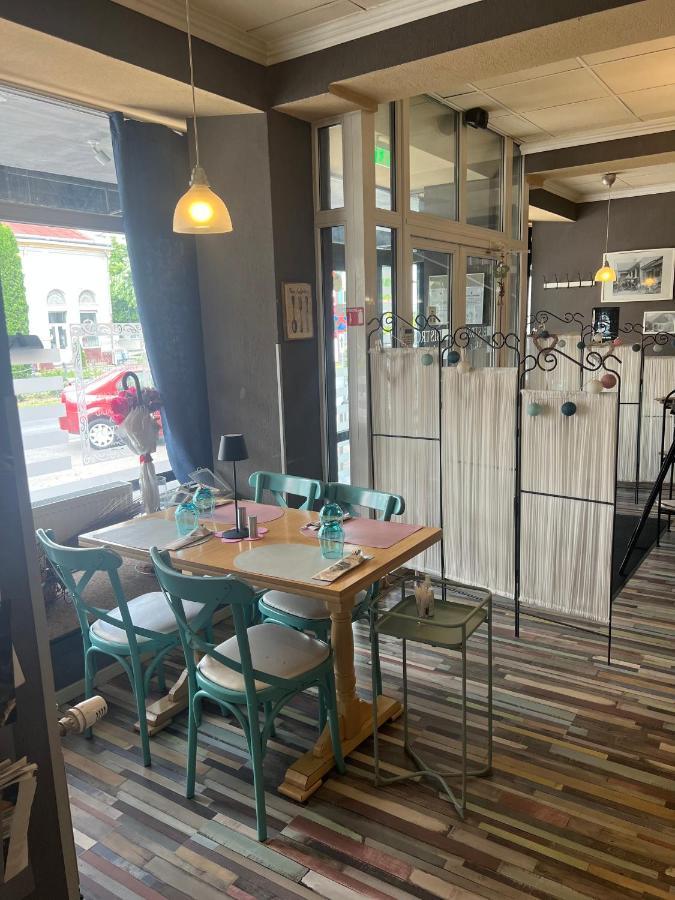 Artmotel & Bistro Haţeg 외부 사진