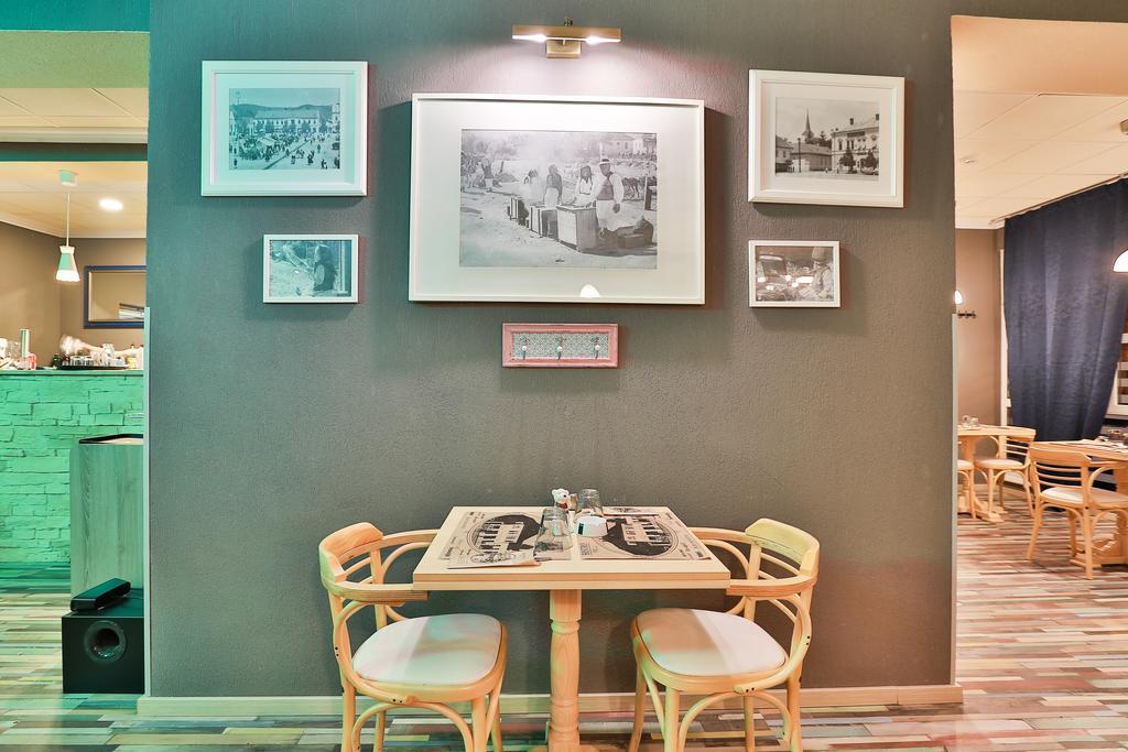 Artmotel & Bistro Haţeg 외부 사진