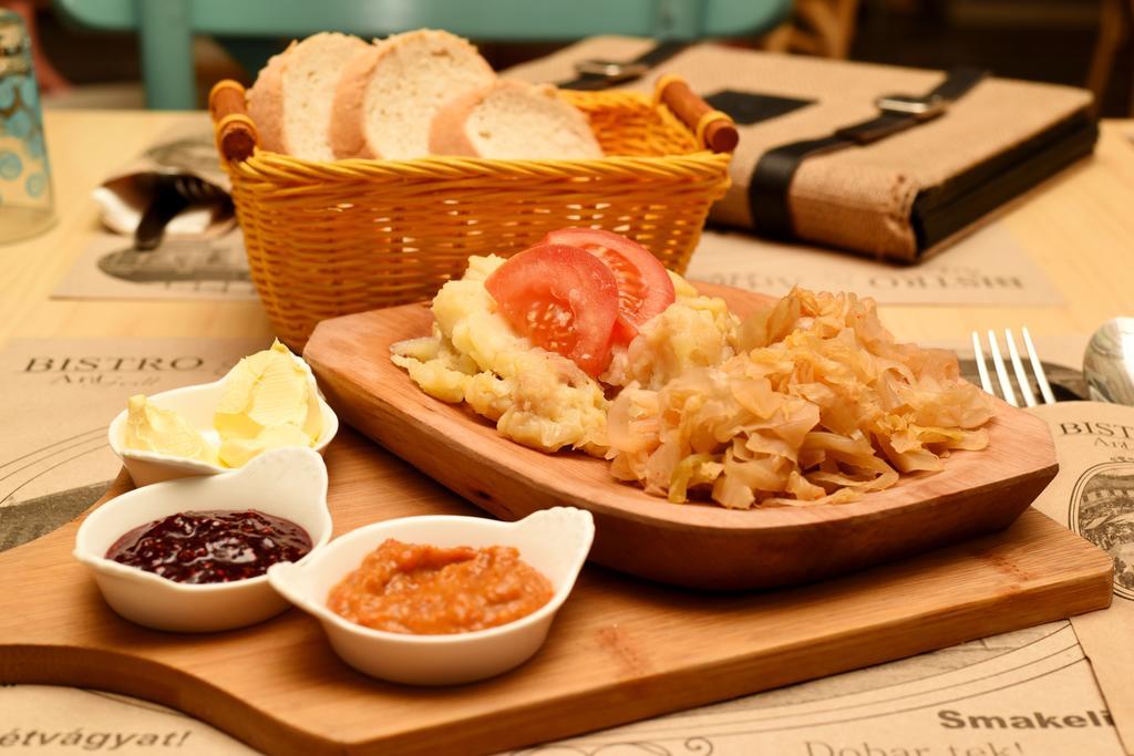 Artmotel & Bistro Haţeg 외부 사진
